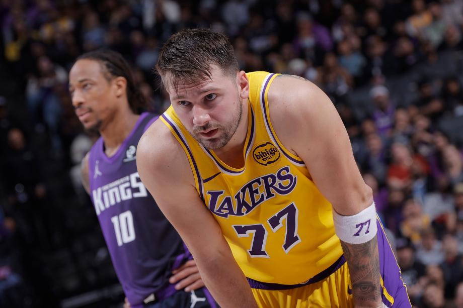 NBA-东契奇空砍42分 国王背靠背送湖人3连败