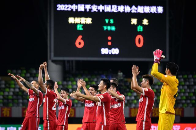 开云体育-大胜对手庆贺中秋节 梅州客家扛起南粤足球大旗?